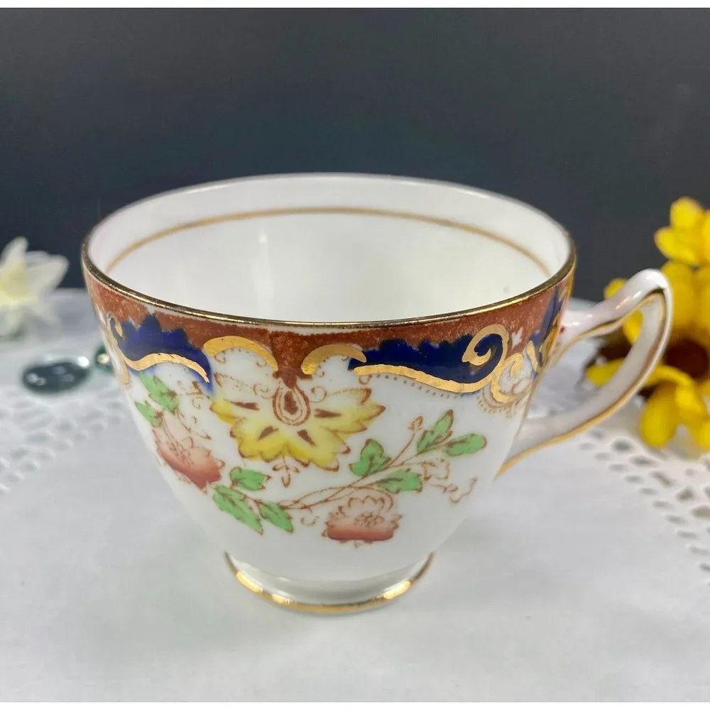 Rosina England tea cup saucer,‎ floral teacup gold trim, rare finding.